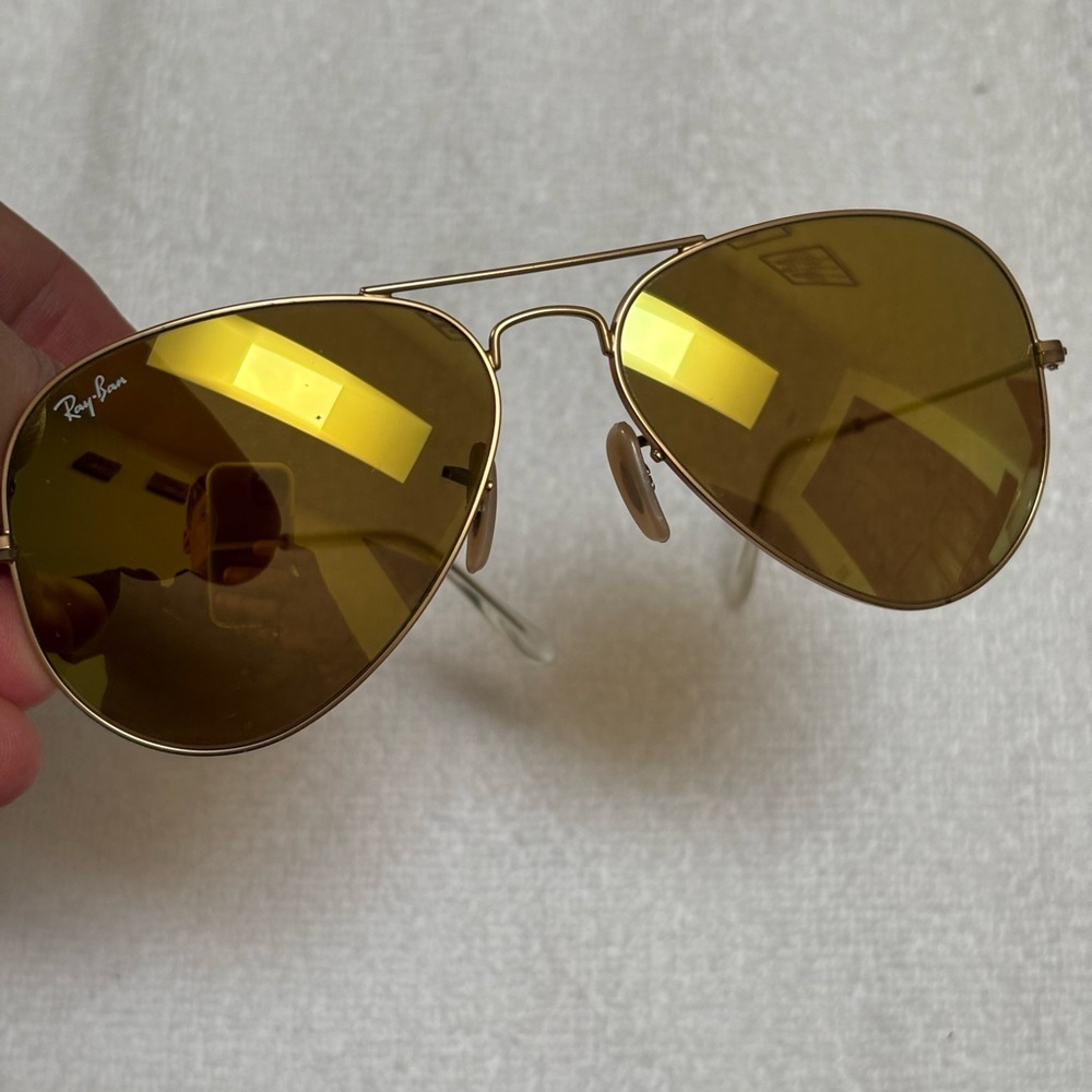Ray-Ban Aviator in Matte Gold frame with Gloss Gold Lens. Size 55/18
